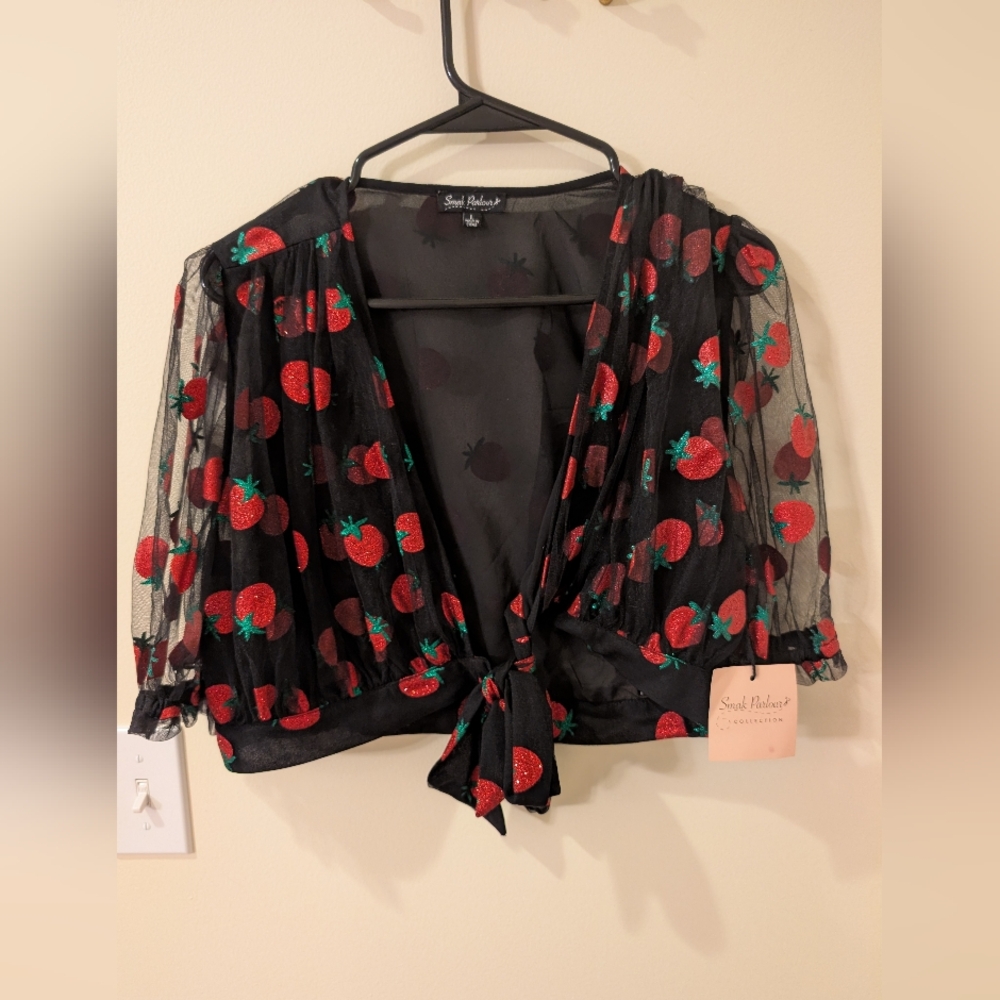NWT | Smak Parlour | Strawberry Top